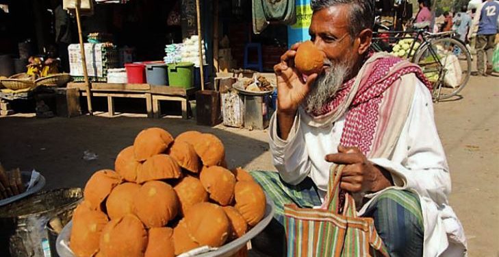 বাংলাদেশবাসীর শীতের অন্যতম আকর্ষণ চুয়াডাঙ্গার খেজুর গুড়ের বাজার!