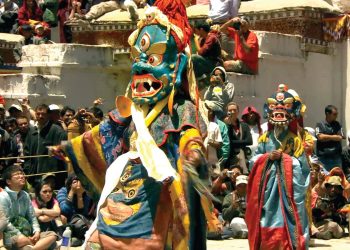 লাদাখি তিব্বতিদের মিলনক্ষেত্র হেমিস গুম্ফা মেলা, আজও বয়ে চলেছে ঐতিহ্য