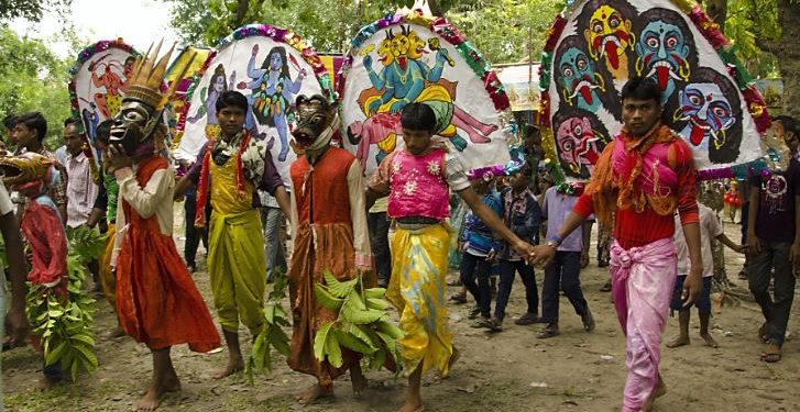 Daily News Reel - Gambhira of Malda Equates Gajan