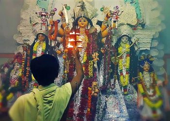 Daily News Reel - Puja of Malda Kangsabanik Family