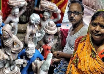 Daily News Reel - Clay Dolls in the Chest of Kolkata