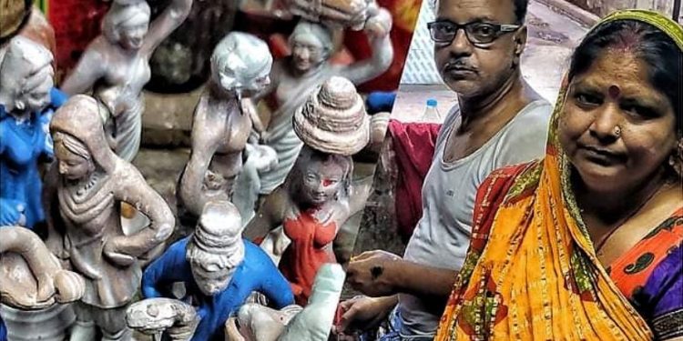 Daily News Reel - Clay Dolls in the Chest of Kolkata