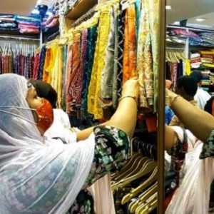 Daily News Reel - Bangladeshi Crowd in Newmarket Eid Shopping