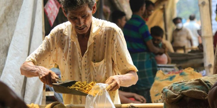 Daily News Reel - 200 Years Old Spice Fair of Gobardanga