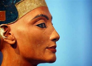 Daily News Reel - Men Uses Lipstick in Ancient Civilizations