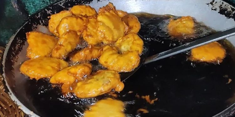 Daily News Reel - Fuluri Price Two Rupees at Ranaghat