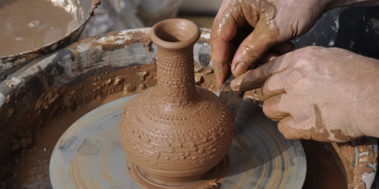Daily News Reel - Making Pottery in Hand Wheel