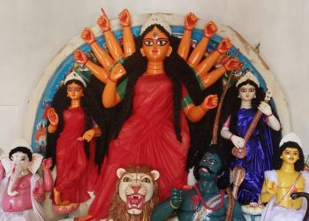 Daily News Reel - Ramakrishna Dev Painted Eyes of Durga Idol at Laha House