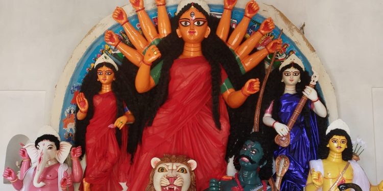 Daily News Reel - Ramakrishna Dev Painted Eyes of Durga Idol at Laha House