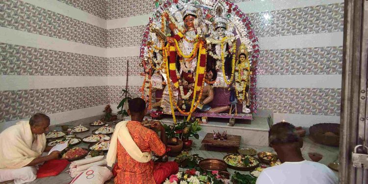 Durga Puja of Dutta Family - Daily News Reel