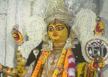 চাউলপট্টির আদি মা পুজো করেন পুরুষরা! শুরু করেন এক দেওয়ান
