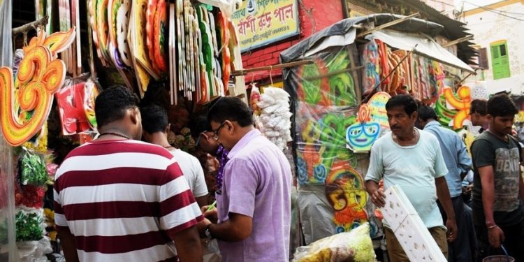 Daily News Reel - Kalir Saaj is a Parallel Industry of Kumartuli