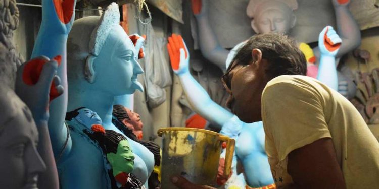 Daily News Reel - Kumartuli is Busy Now for Kali Puja
