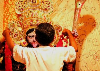 Daily News Reel - This Kali Puja Starts After Finishing Reading Quran at Dargah