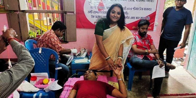 Daily News Reel - Papiya Kar Organized Blood Donation Camp at Home