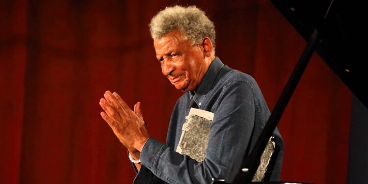 Daily News Reel - South Africas Master Pianists World Tour