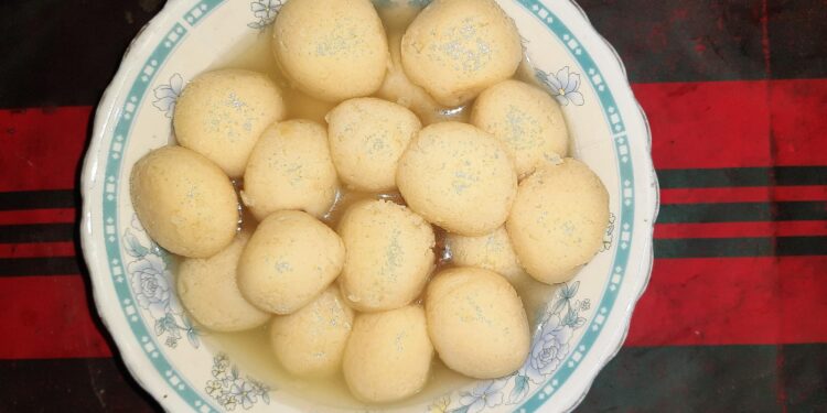 Daily News Reel - 50 Years Old Famous Rosogolla of Bangladesh
