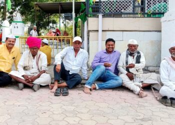 হিংসায় দীর্ণ দেশে সম্প্রীতির টাটকা বাতাস! এই দরগাতেই আসল ভারত