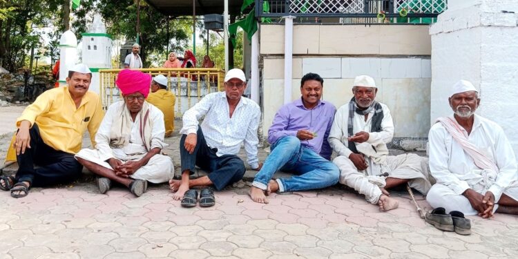 হিংসায় দীর্ণ দেশে সম্প্রীতির টাটকা বাতাস! এই দরগাতেই আসল ভারত