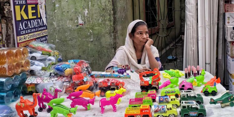 eid-baazar-of-bright-street-brightened-the-faces-of-city-dwellers-in-kolkata