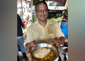 শ্রীরামপুরে ১ টাকার পরোটা! ৩৫ বছর ধরে লেগে মানবতার স্বাদ