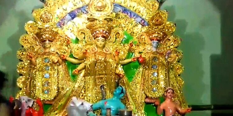 মুর্শিদাবাদের গৌরবে পুরনোর ছোঁয়া! কুঞ্জঘাটা রাজবাড়ির জমকালো পুজো