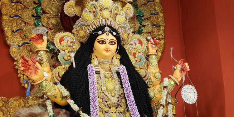 কৃষ্ণনগর নয়, জগদ্ধাত্রী মায়ের মৃন্ময়ী রূপের পুজো শুরু হয় ব্রহ্মশাসন গ্রামে