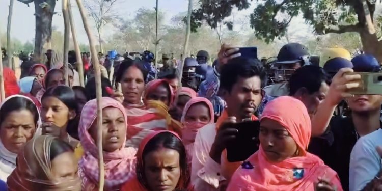 Daily News Reel - Protesing Deucha-Panchami Coal Mining Operations