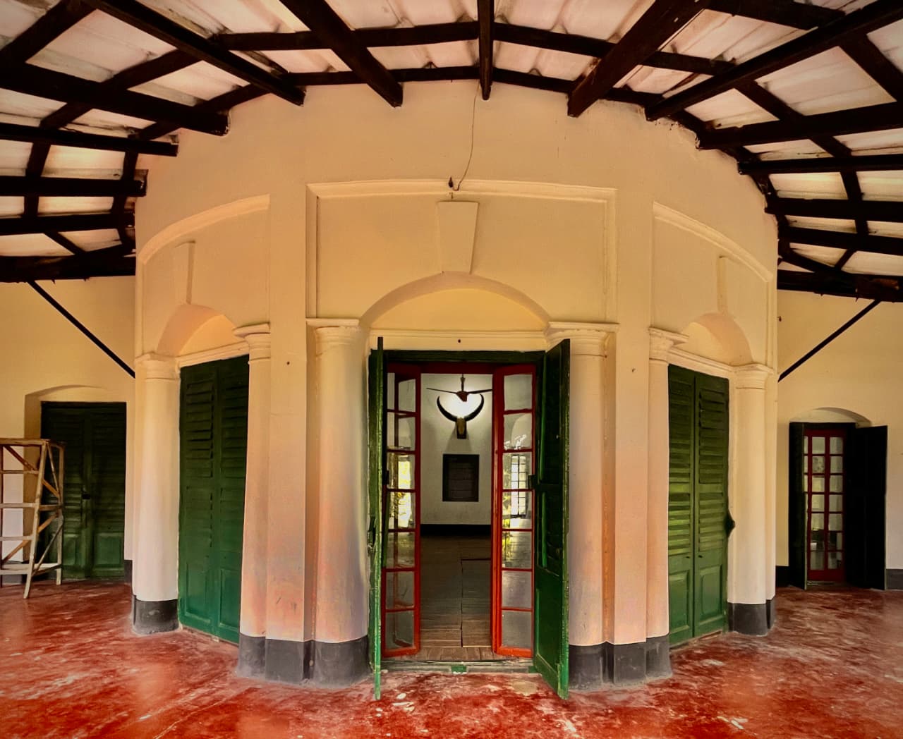 মেহেরপুরের নীলকুঠি ও নীল বিদ্রোহের সময় ব্রিটিশ শাসনে নীলকরদের অত্যাচার এবং বাঙালি কৃষকদের সংগ্রামের ঐতিহাসিক দৃশ্য