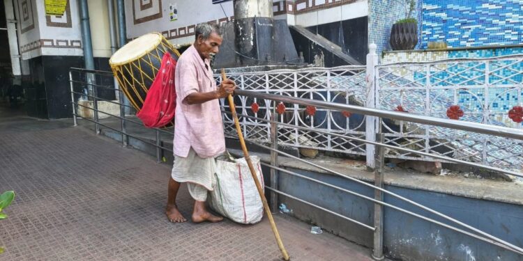 Daily News Reel - No Work For Dhak Artist