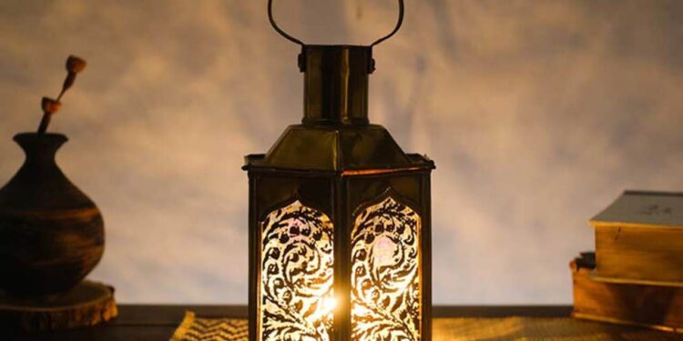 বিলুপ্তির পথে বিষ্ণুপুরী লণ্ঠন, হাতে গোনা শিল্পীদের অদম্য লড়াই