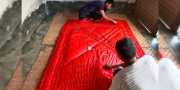 রংপুরে শীতের দাপট, জমে উঠেছে লেপ-তোশকের বাজার