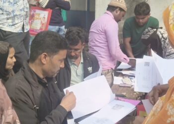 SIR শিবিরে চূড়ান্ত হয়রানির শিকার সাধারণ মানুষ, ক্ষোভ চরমে