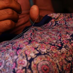 শীতের গাঁটরিতে ইতিহাস বয়ে আনে কাশ্মীরী পশমিনা শাল Daily News Reel - Pashmina Shawl of Kashmir Feature.jpg