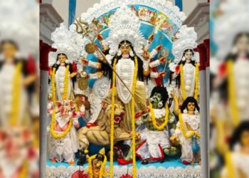 অষ্টমীতেই সিঁদুরখেলা! ২০০ বছরের পুজোয় আজও জড়িয়ে কান্নার গল্প