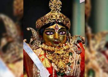 ঠিক বনেদি বাড়ি নয়, এই বাড়ির পুজোয় রয়েছে বৈষ্ণব রীতির ছাপ!
